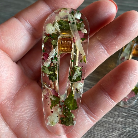 XMAS Handmade Festive Pressed Flower Holiday 2 set Alligator Hair Clips Triangle - Picture 3 of 10